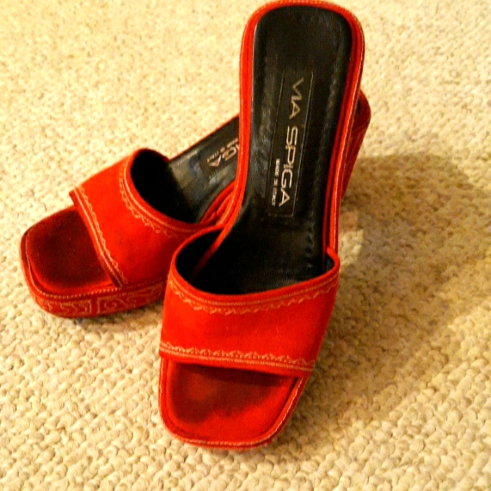 Via Spiga made in Italy Red Wedge Embroidery heels